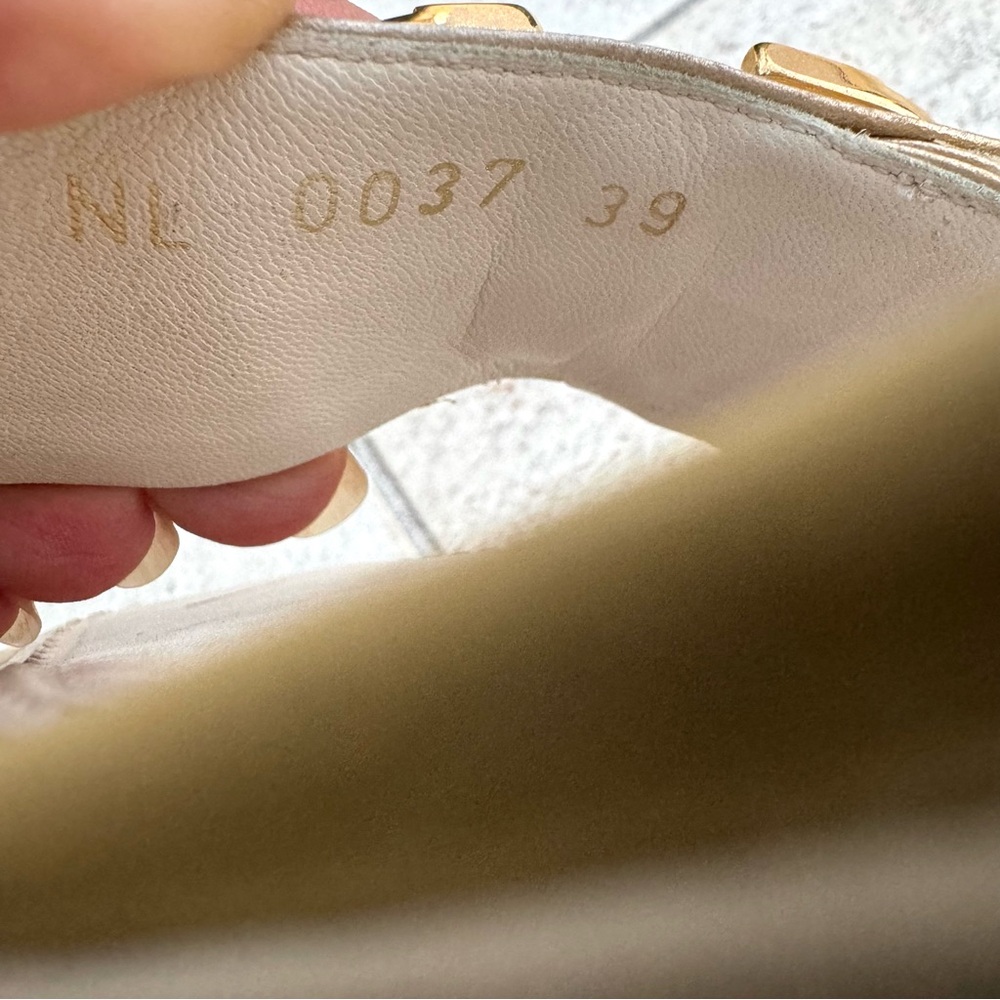 Louis Vuitton Vintage Sandals Patent Front Logo - Picture 17 of 17